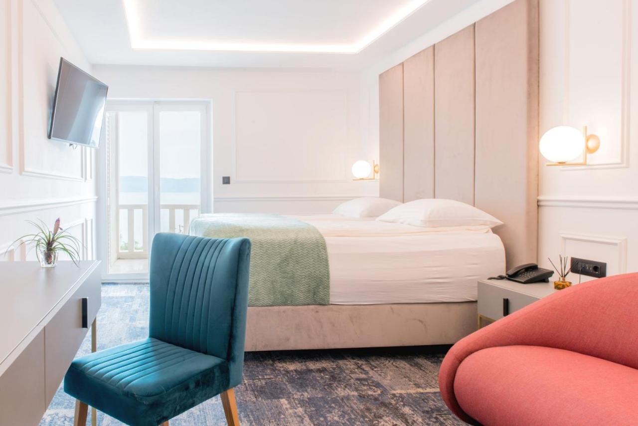 Krilo 3* Podstrana