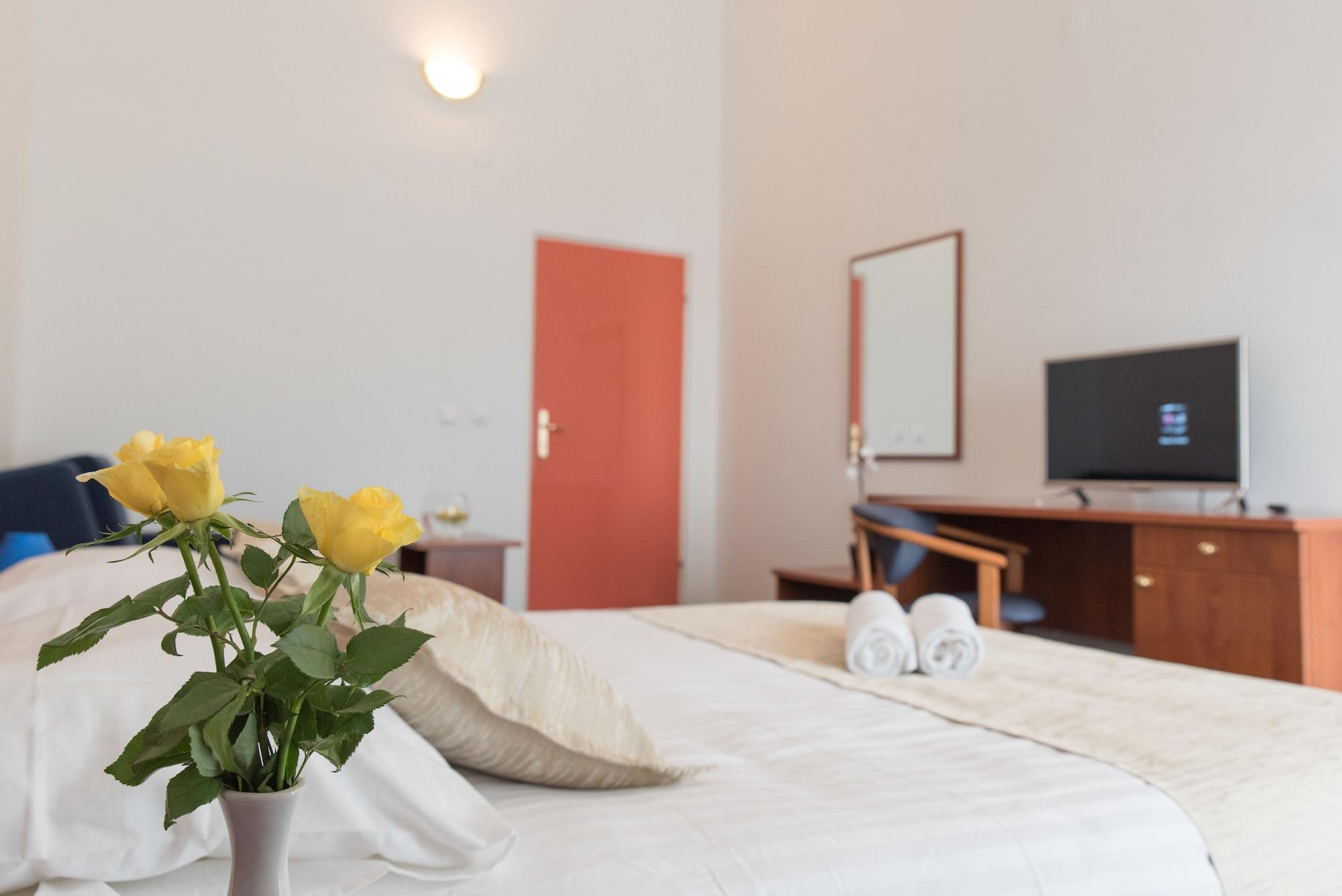 Krilo Hotel 3*