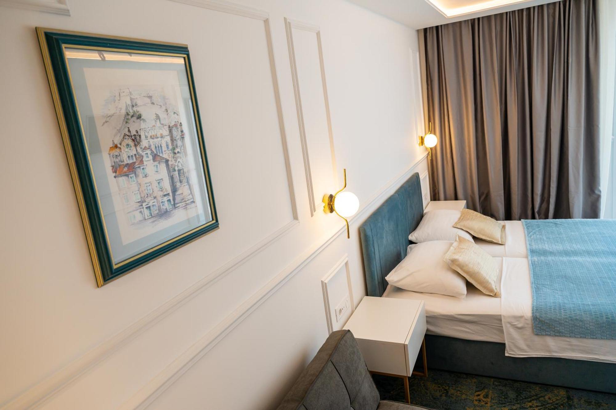 Krilo Hotel